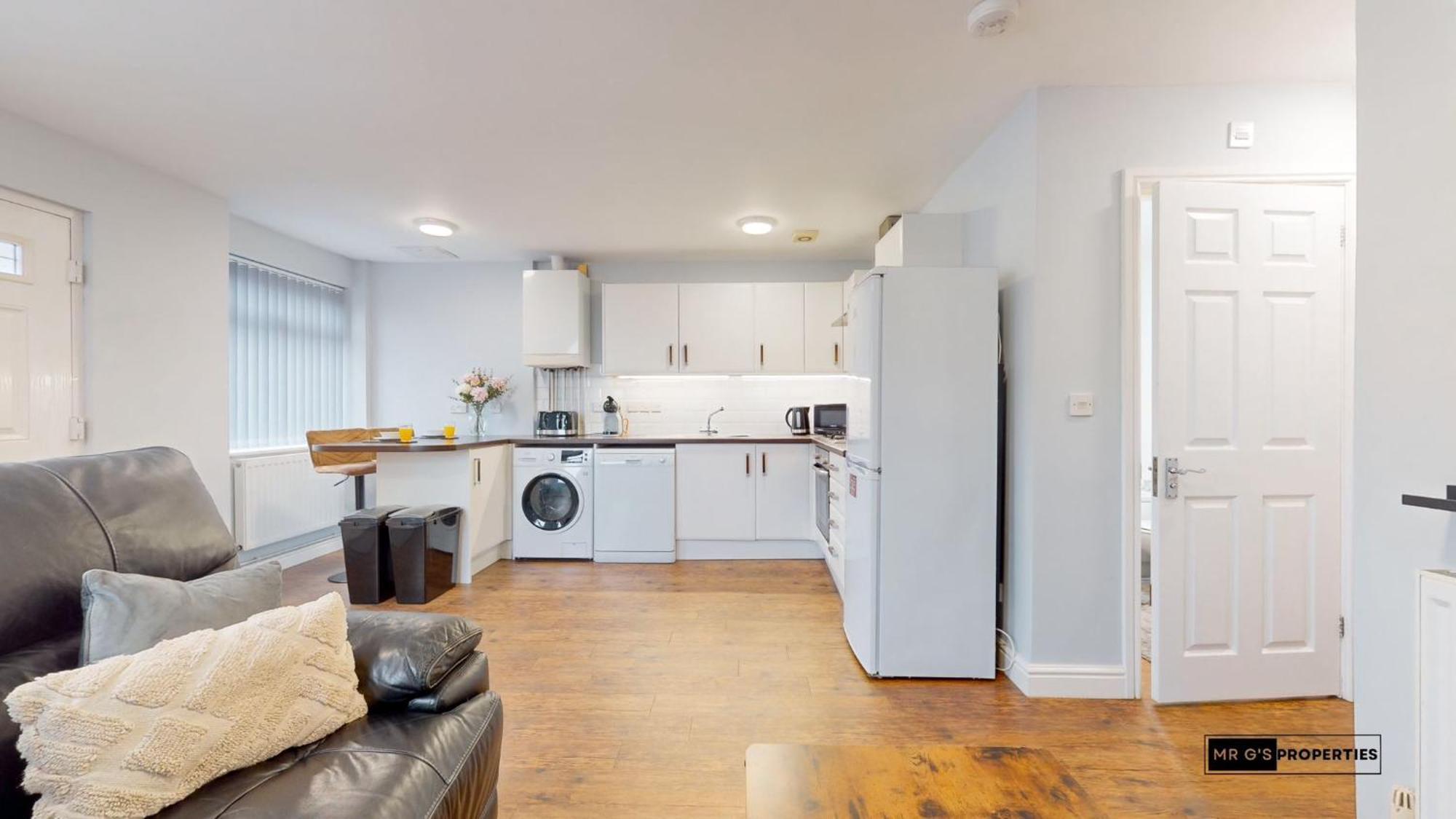 Apartment Centre With Free Parking Cardiff