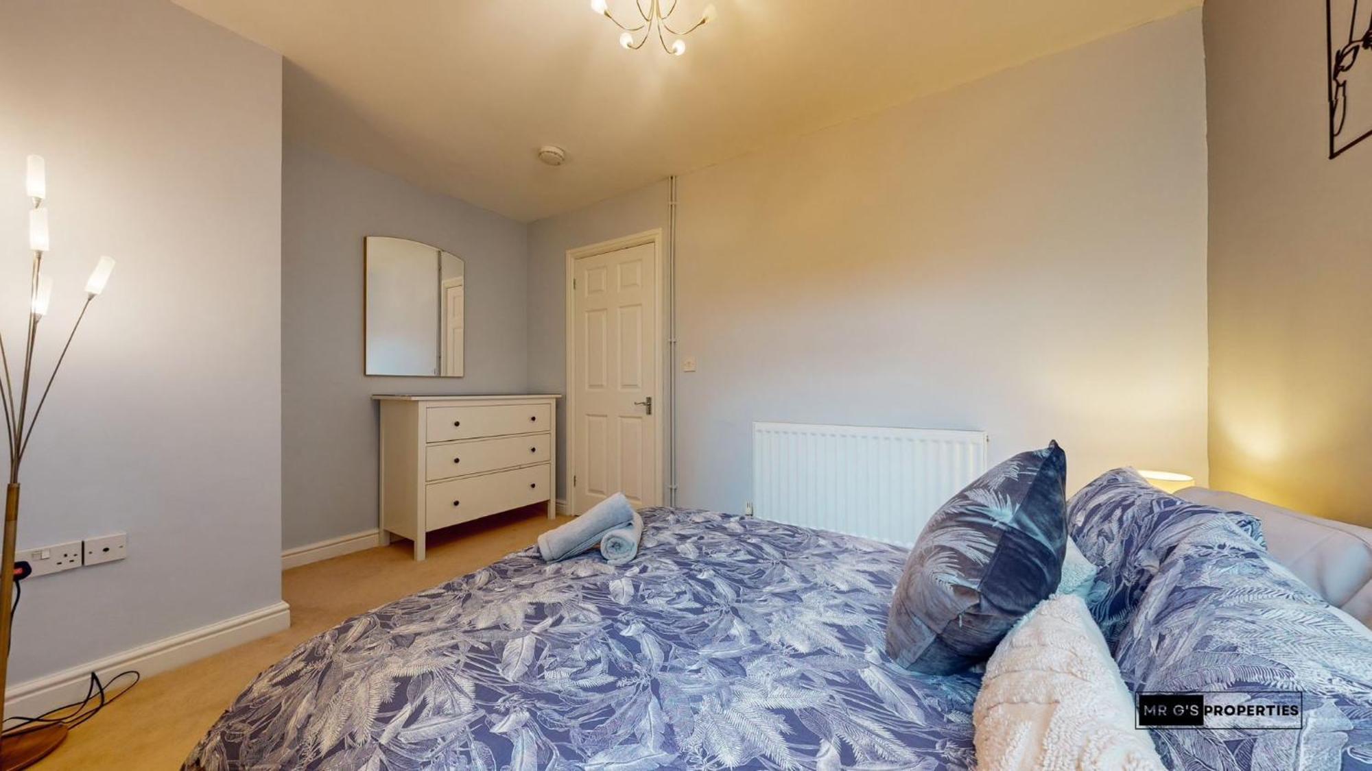 Apartment Centre With Free Parking *