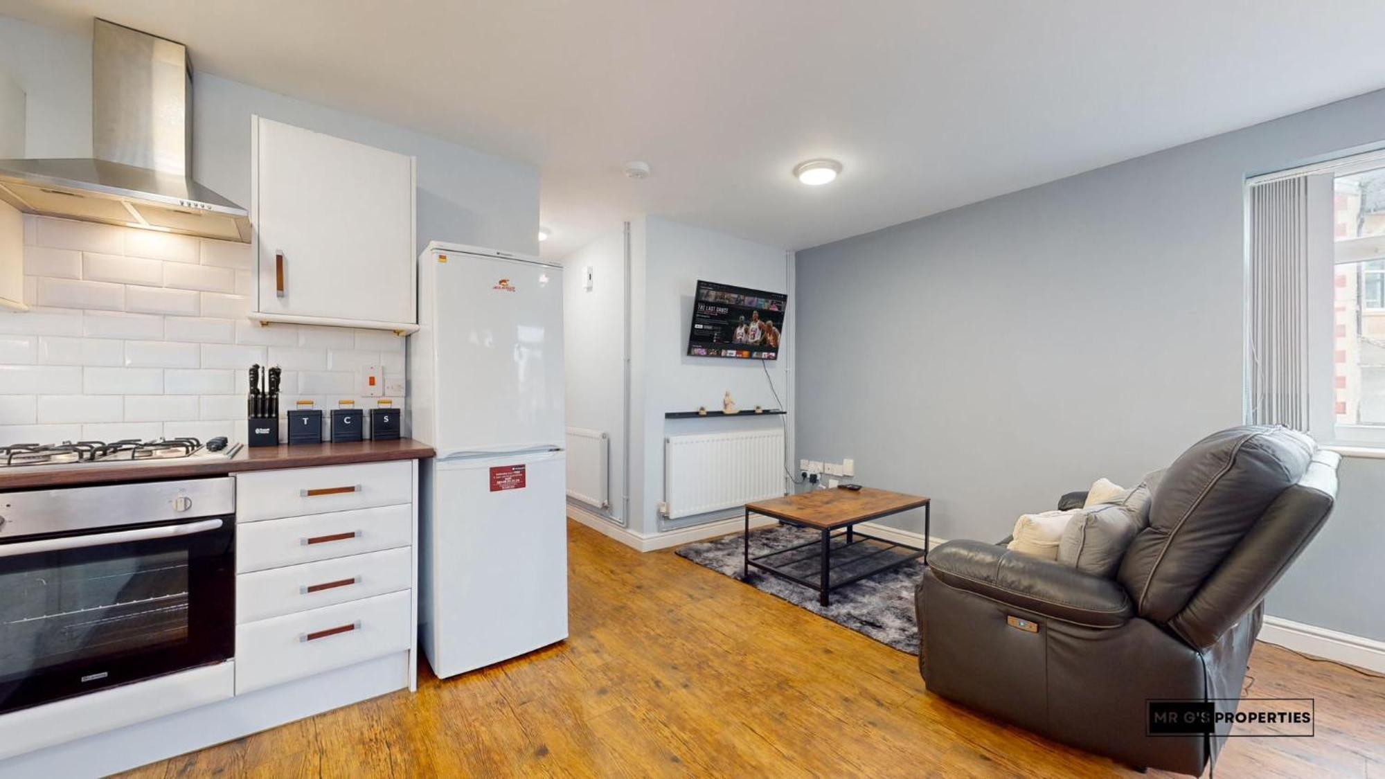 Centre With Free Parking Apartment