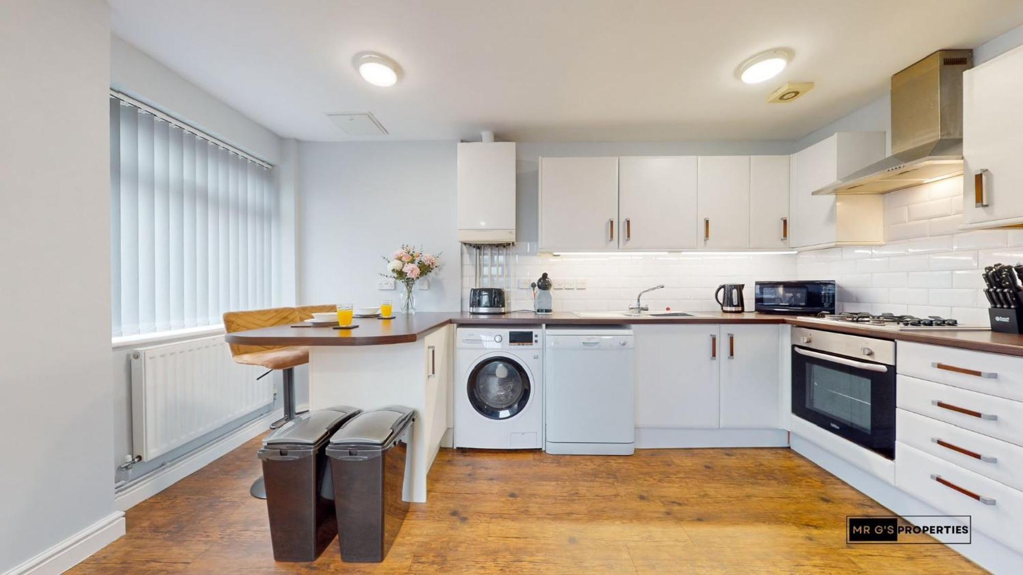 Apartment Centre With Free Parking