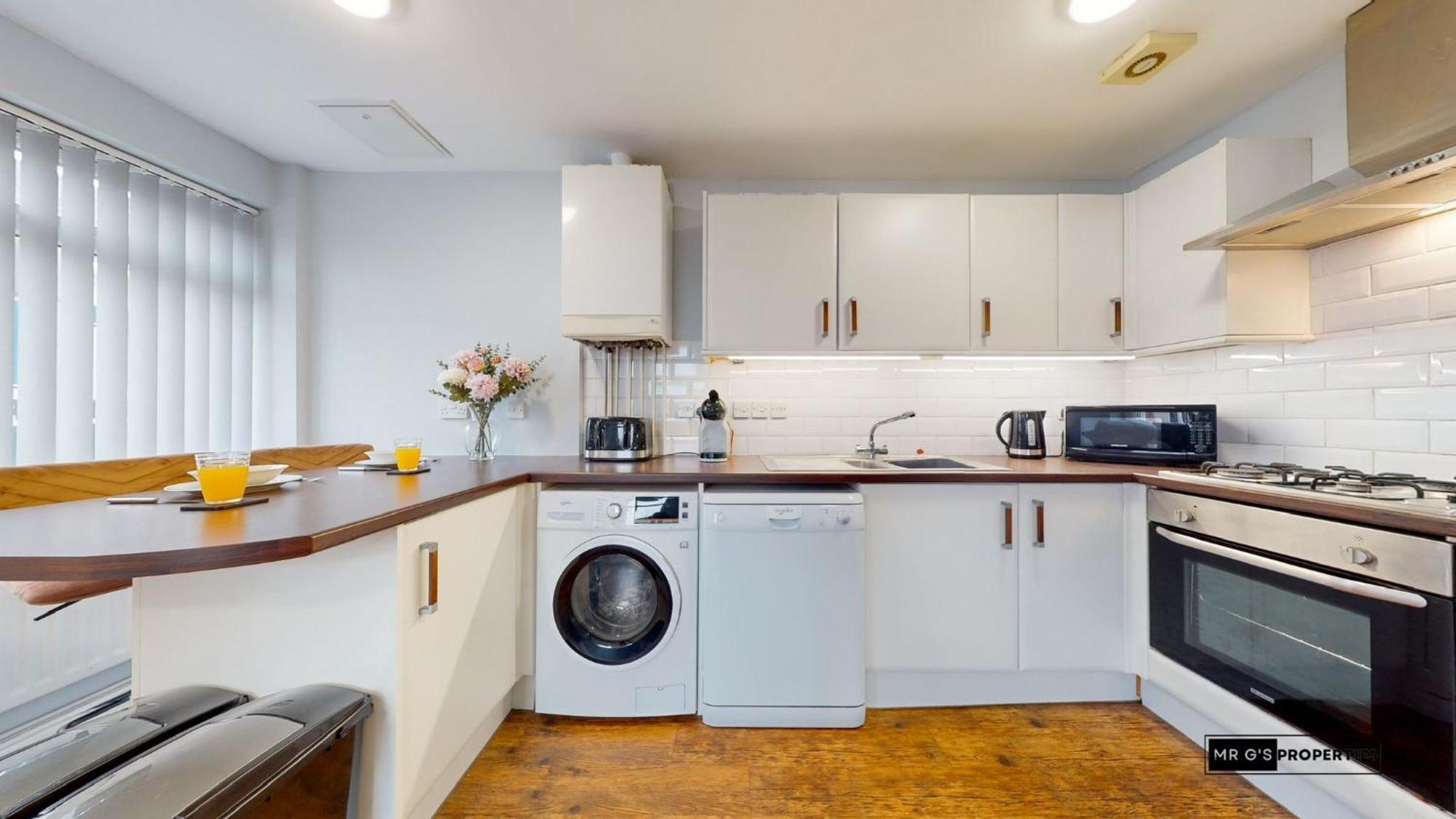 Centre With Free Parking Apartment