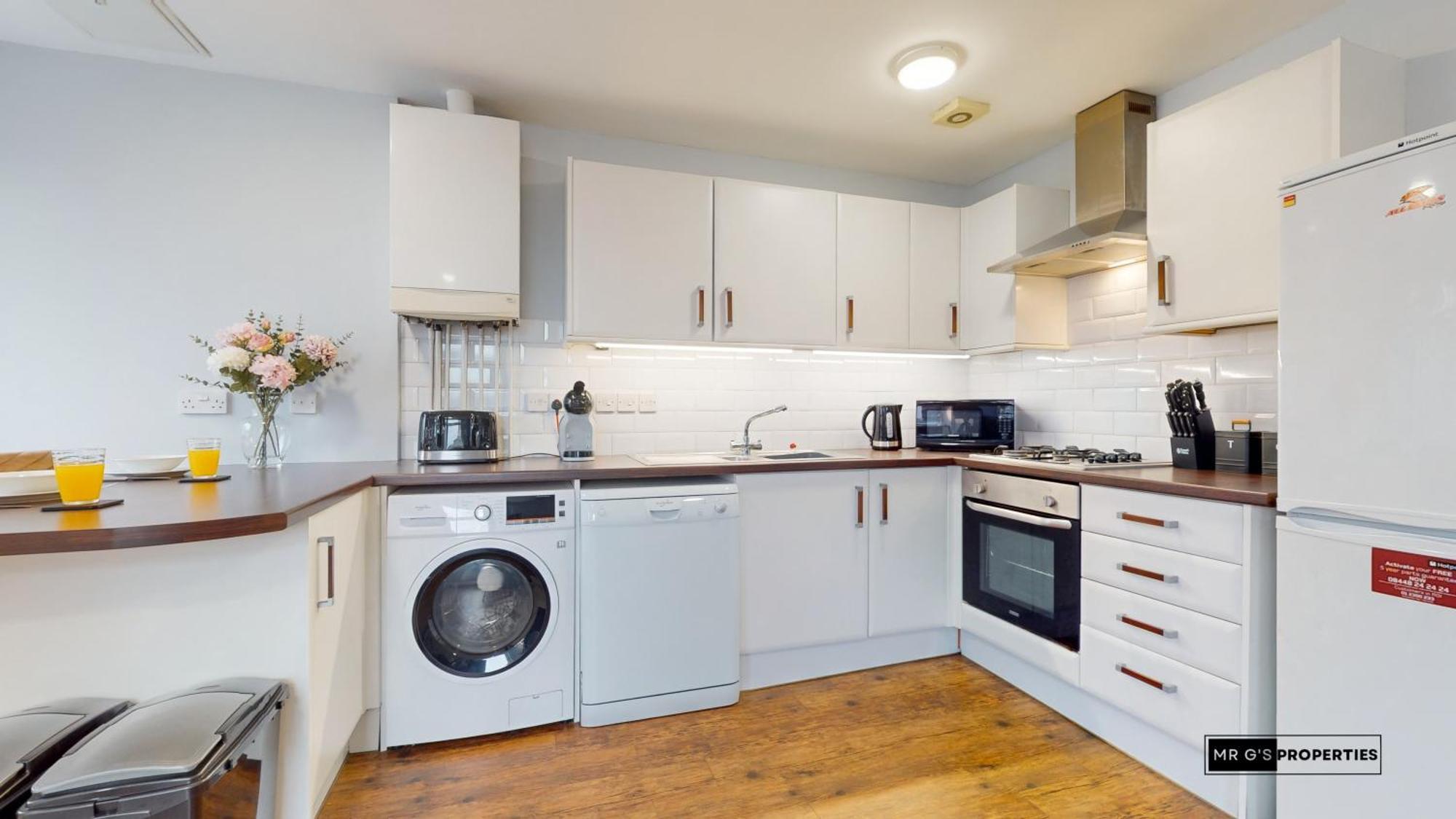 Apartment Centre With Free Parking Cardiff